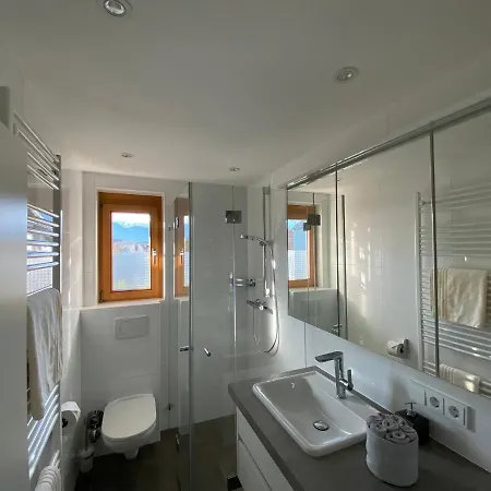 Gemuetliche Mit Gartenblick