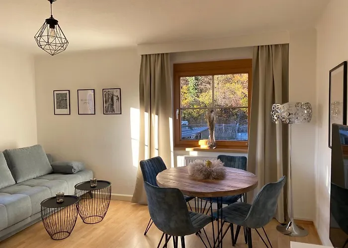 Gemuetliche Mit Gartenblick Daire